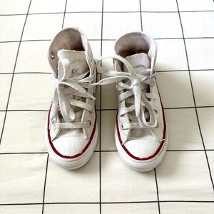 KIDS: converse shoes